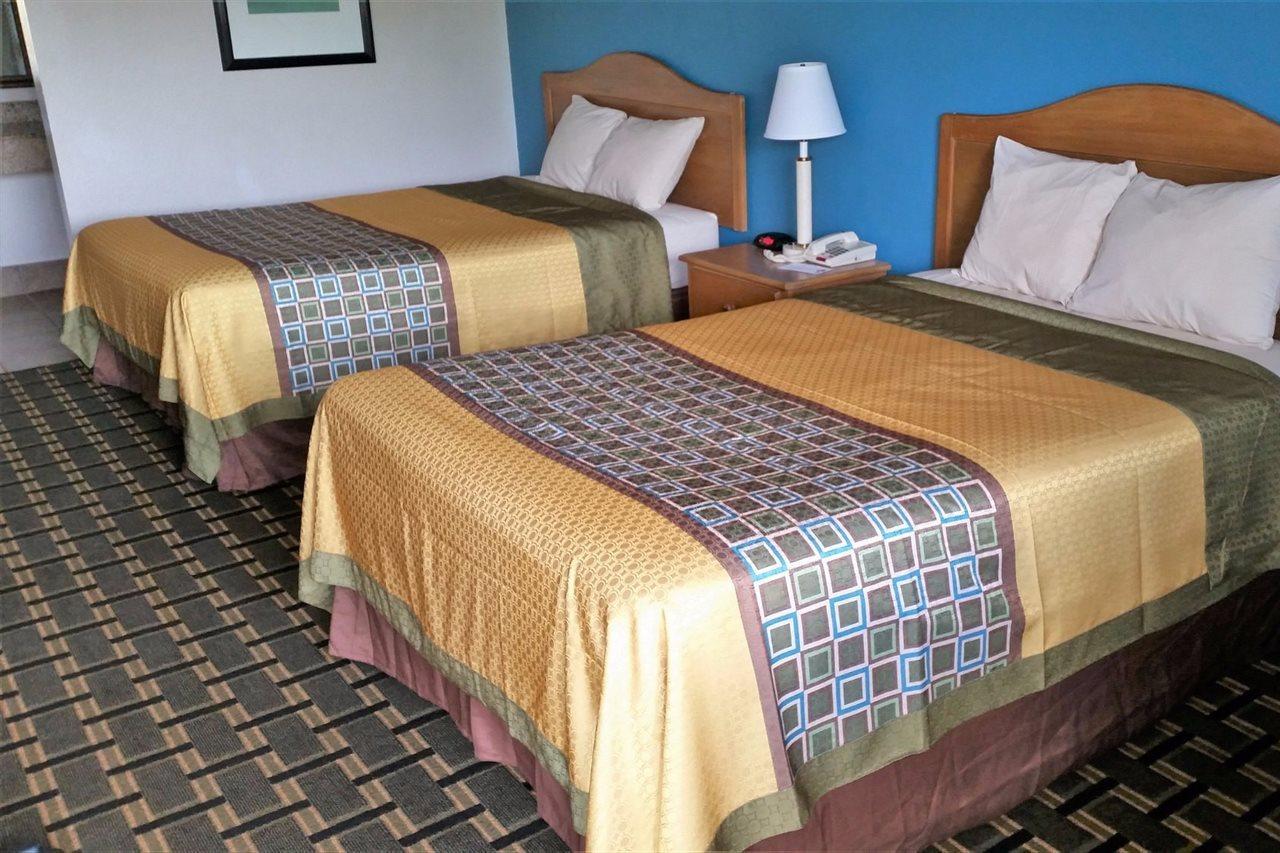 Americas Best Value Inn Elizabethtown Exterior photo